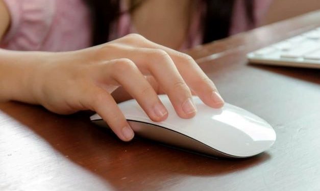 wrist pain from mouse using